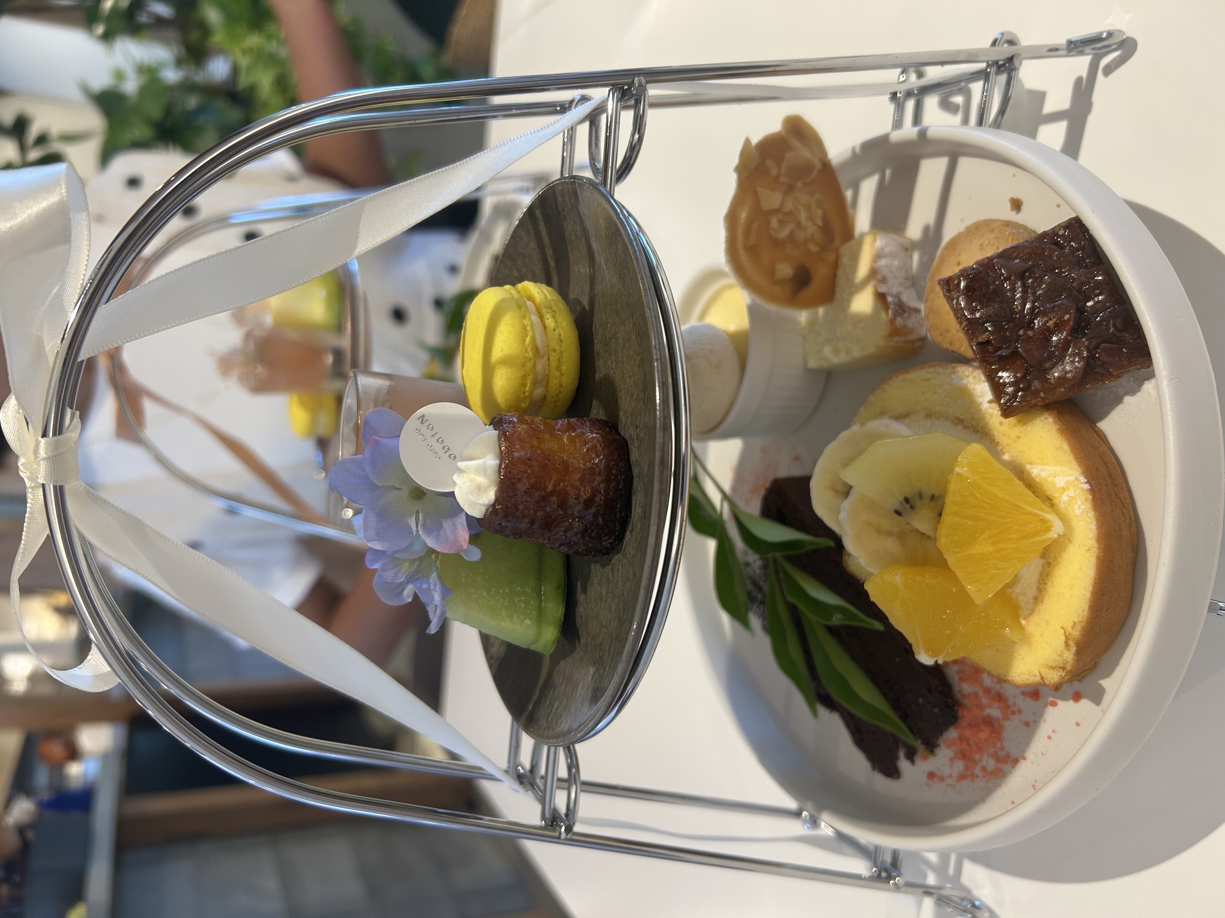 アフタヌーンスイーツ盛り合わせの写真